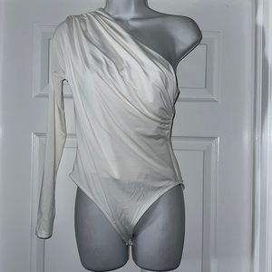 NWOT Zar One shoulder Bodysuit Sz M